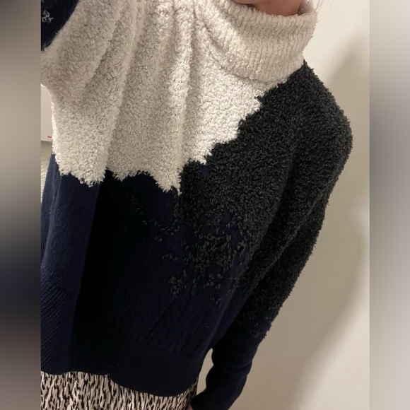 Lululemon Warm Knit Sweater (size 4) Color-block Ombré Textured Patchwork - Picture 3 of 8